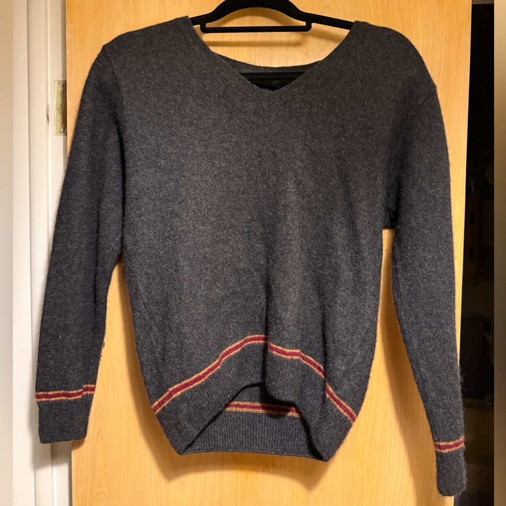 Authentic Wizarding World Harry Potter Gryffindor House Wool Sweater Size M EUC